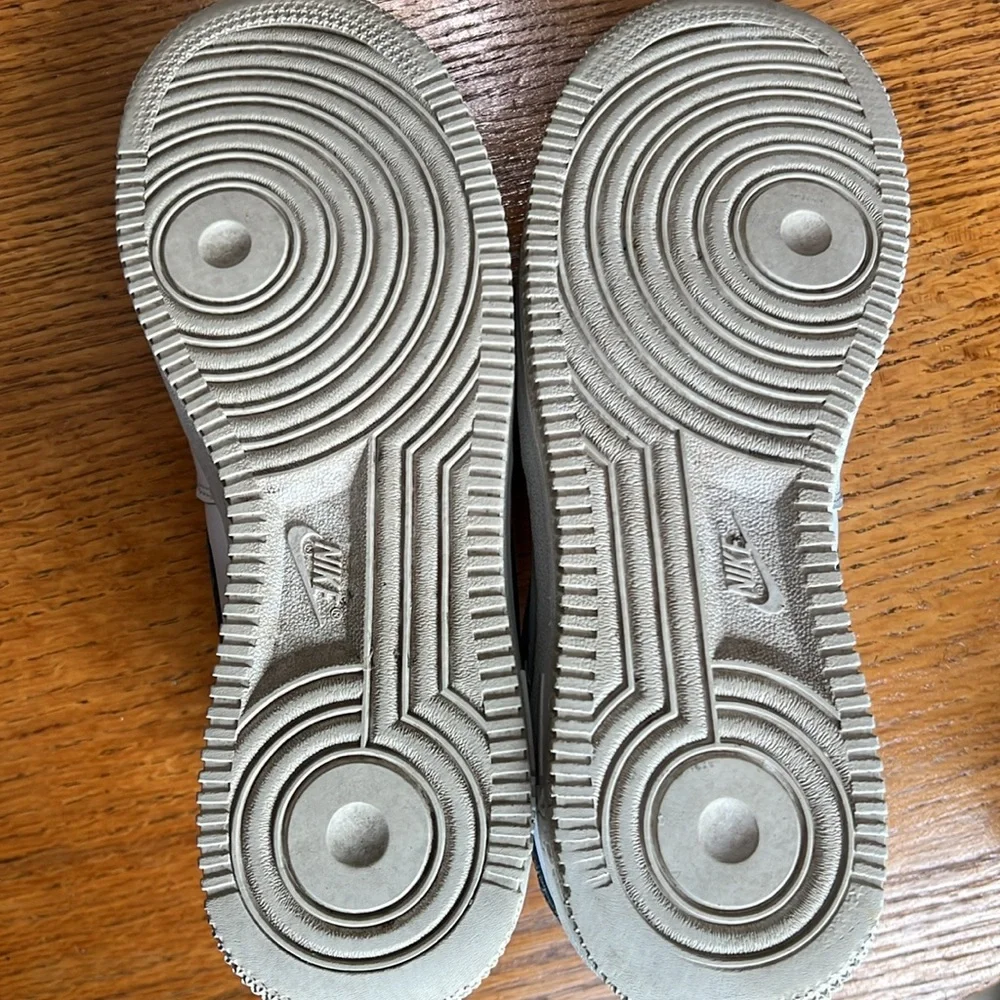 Nike Air Force 1 Low Leather Athletic Shoes White Black Gold Women’s Size 8 - Picture 8 of 11